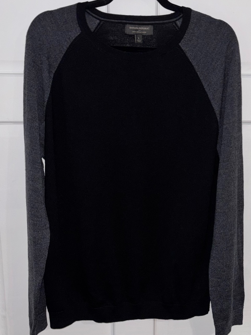 Banana Republic Black Charcoal Raglan Crew Mens Large Sweater 100% Wool Like New
